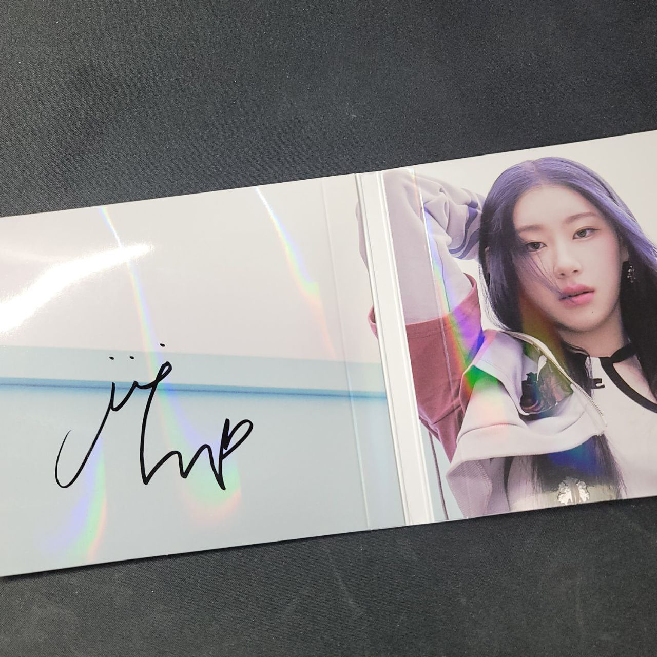 YUNA RYUJIN LIA CHAERYUNG (of Itzy) "KILL MY DOUBT" "PARIS"- Hand Autographed(Signed) Album