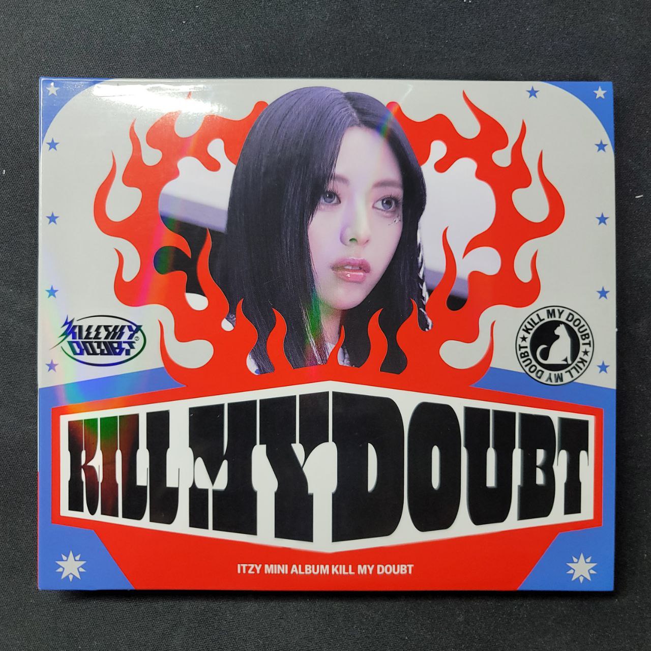 YUNA RYUJIN LIA CHAERYUNG (of Itzy) "KILL MY DOUBT" "PARIS"- Hand Autographed(Signed) Album