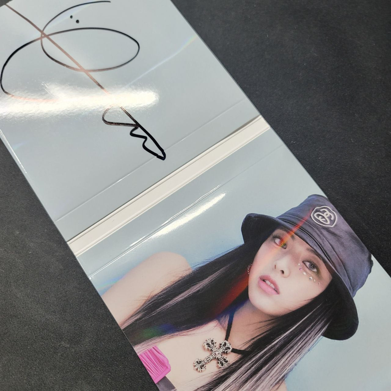 YUNA RYUJIN LIA CHAERYUNG (of Itzy) "KILL MY DOUBT" "PARIS"- Hand Autographed(Signed) Album