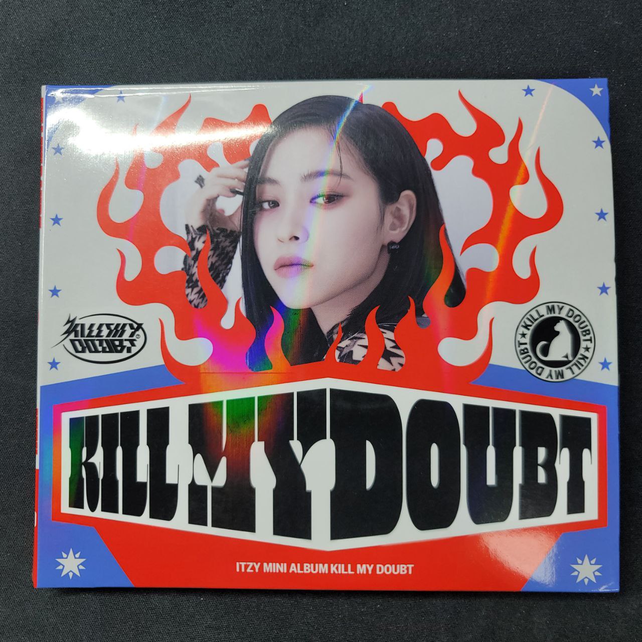 YUNA RYUJIN LIA CHAERYUNG (of Itzy) "KILL MY DOUBT" "PARIS"- Hand Autographed(Signed) Album